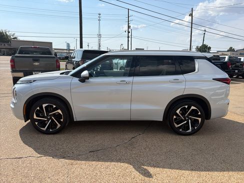 Used 2022 Mitsubishi Outlander SEL AWD/4WD image 2
