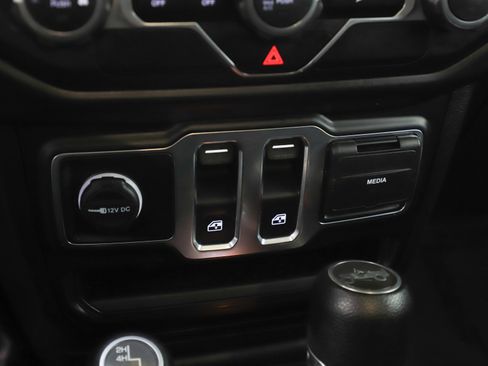 Used 2020 Jeep Wrangler Sport AWD/4WD image 22
