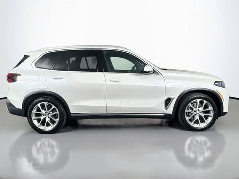 Used 2024 BMW X5 xDrive40i w/ Premium Package AWD/4WD image 7