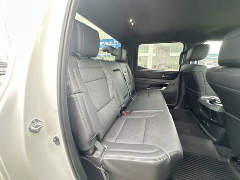 Used 2025 Toyota Tundra Limited AWD/4WD image 28