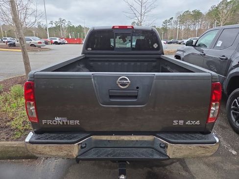 Used 2009 Nissan Frontier SE w/ SE Value Truck Pkg image 3