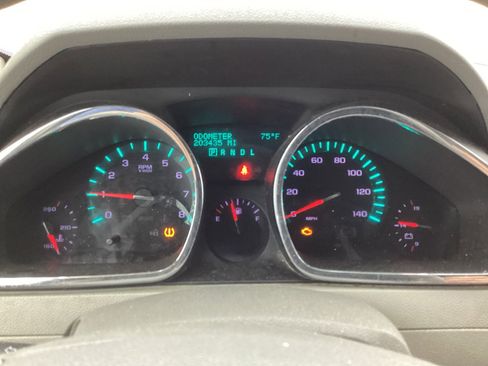 Used 2009 Chevrolet Traverse LS FWD image 14