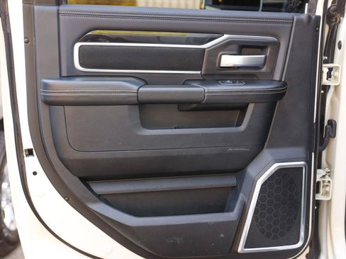 Used 2021 RAM 2500 Laramie AWD/4WD image 5