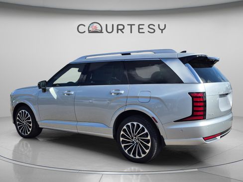 New 2026 Hyundai Palisade Calligraphy FWD image 3