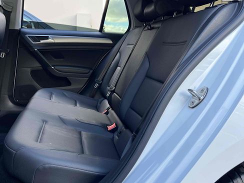 Used 2015 Volkswagen e-Golf SEL Premium image 63