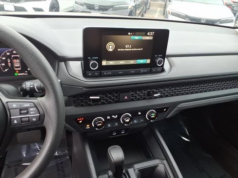Used 2024 Honda Accord EX image 16