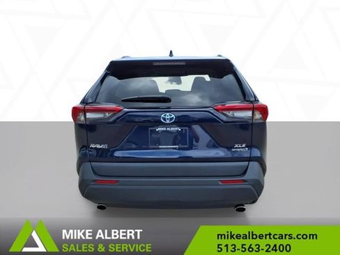 Used 2021 Toyota RAV4 XLE AWD/4WD image 6