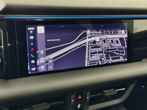 Used 2025 Porsche Macan Electric RWD image 18