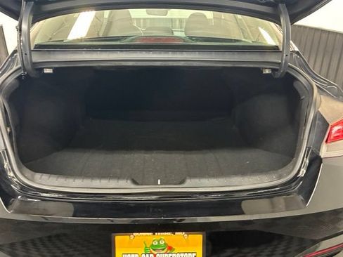 Used 2022 Hyundai Elantra SEL FWD image 25