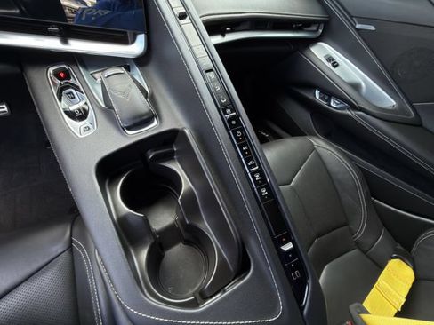 Used 2021 Chevrolet Corvette Stingray Coupe w/ Z51 Performance Package RWD image 22