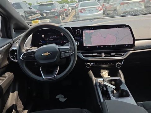Used 2026 Chevrolet Equinox EV LT FWD image 11