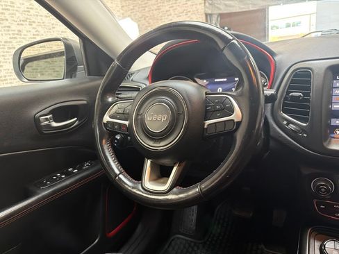 Used 2019 Jeep Compass Trailhawk AWD/4WD image 18