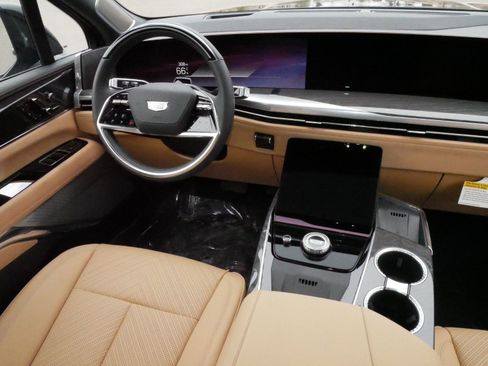 New 2025 Cadillac Escalade IQ Sport 2 w/ LPO, ONYX Package image 7