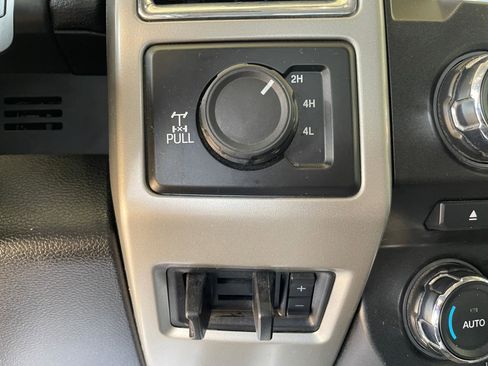 Used 2017 Ford F250 Lariat w/ Lariat Value Package AWD/4WD image 16