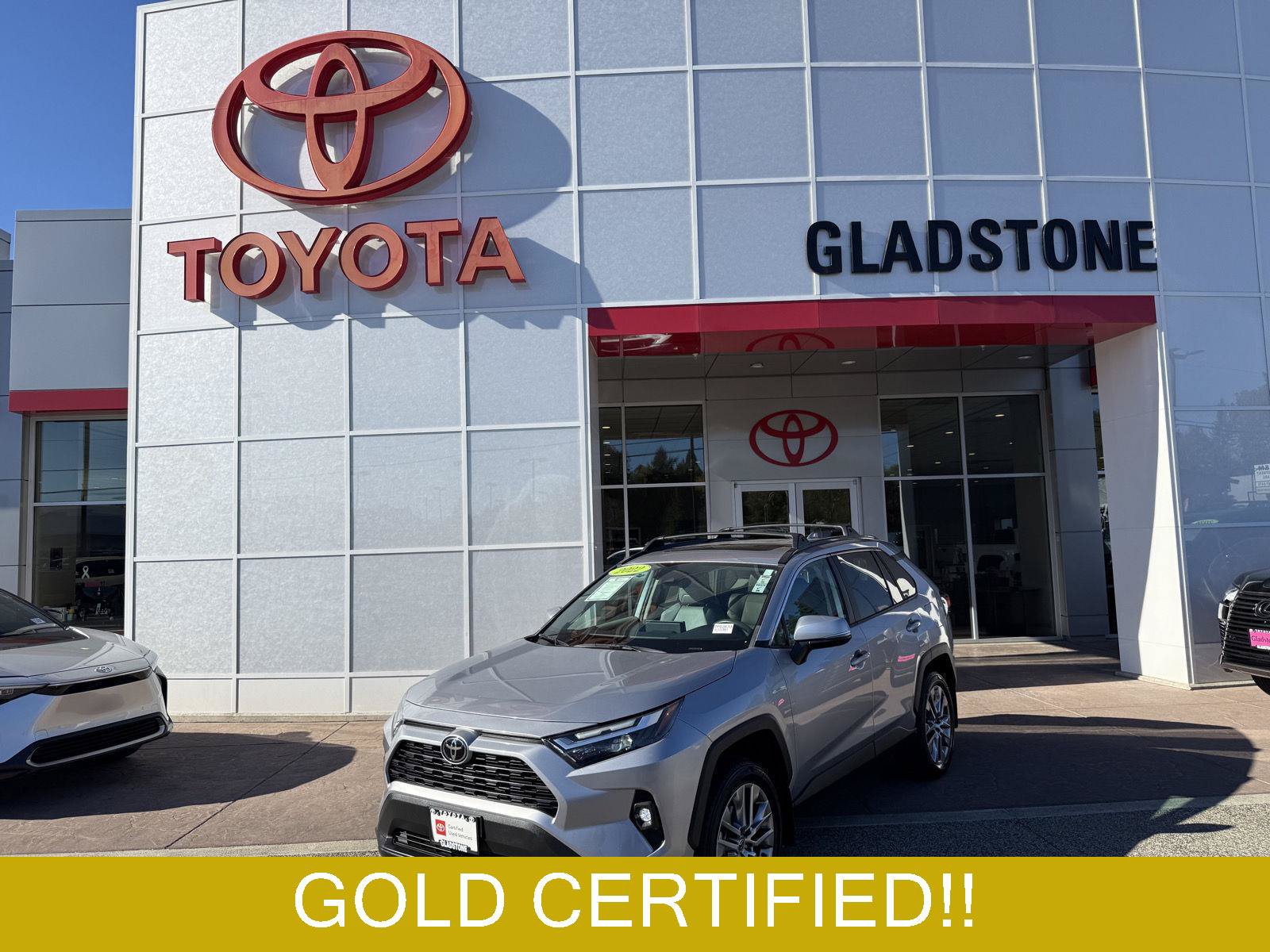 Certified 2022 Toyota RAV4 XLE Premium AWD/4WD image 1