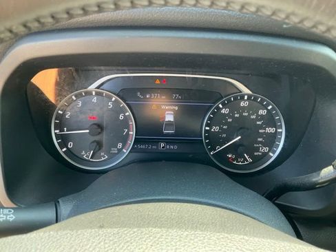 Used 2023 Nissan Titan SV w/ SV Convenience Package RWD image 10