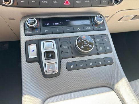 Used 2023 Hyundai Palisade Limited w/ Cargo Package image 21