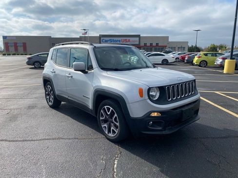 Used 2015 Jeep Renegade Latitude w/ Popular Equipment Group image 1