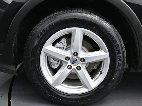 Used 2018 Ford Explorer 4WD w/ Class II Trailer Tow Package image 9