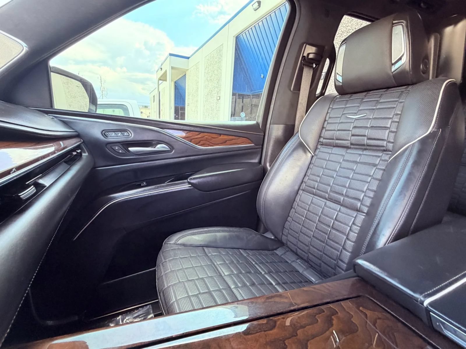 Used 2021 Cadillac Escalade Sport Platinum AWD/4WD image 15