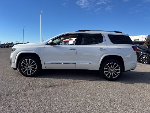 Used 2023 GMC Acadia Denali w/ Trailering Package FWD image 3