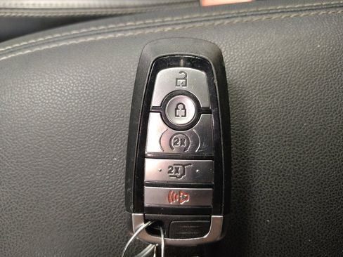 Used 2020 Ford Escape SE Sport image 32