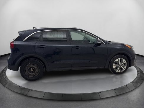 Used 2022 Kia Niro EX w/ Cold Weather Package FWD image 4