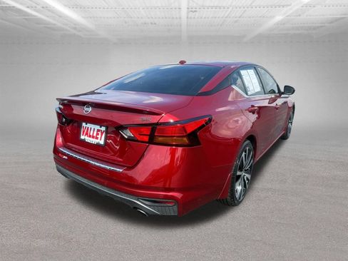 Used 2020 Nissan Altima 2.5 SR w/ Premium Package FWD image 8