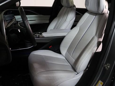 Used 2024 Cadillac Lyriq Luxury AWD/4WD image 4