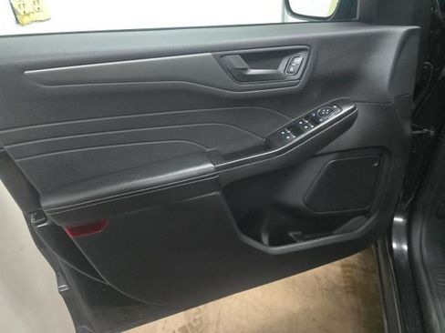 Used 2025 Ford Escape Active AWD/4WD image 16