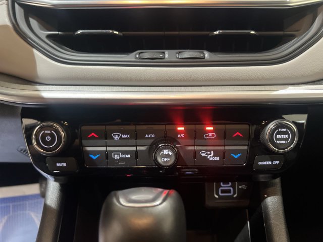 Used 2025 Jeep Compass Limited AWD/4WD image 16