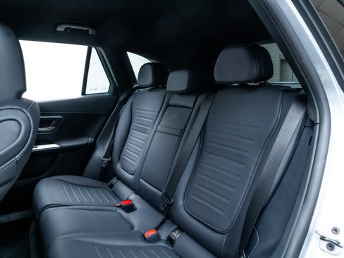Used 2025 Mercedes-Benz GLC 350e 4MATIC w/ AMG Line image 19