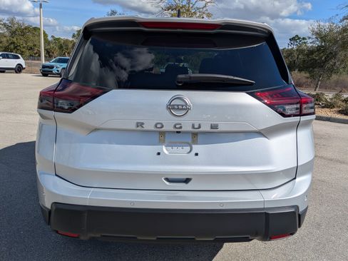 Used 2025 Nissan Rogue S image 7