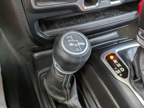 Used 2025 Jeep Wrangler Unlimited Sahara AWD/4WD image 23