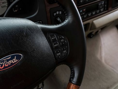 Used 2006 Ford F250 Lariat image 19