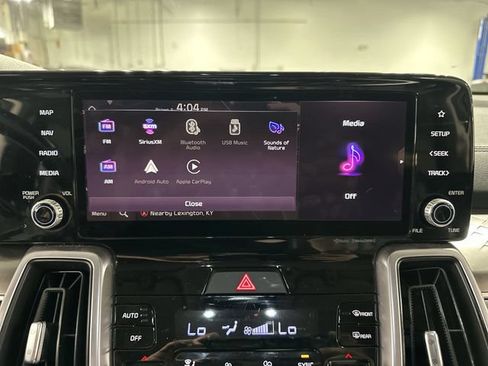 Used 2024 Kia Sorento EX w/ Panoramic Sunroof Package AWD/4WD image 16