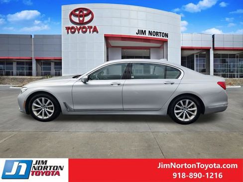 Used 2017 BMW 740i xDrive AWD/4WD image 4
