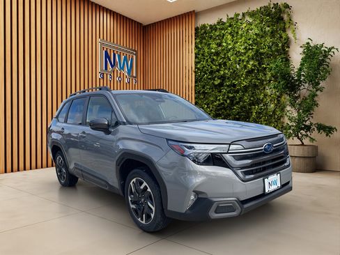 Used 2025 Subaru Forester Limited image 1