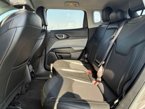Used 2022 Jeep Compass Latitude w/ Convenience Group AWD/4WD image 12