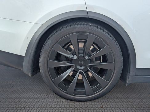 Used 2023 Tesla Model X image 10