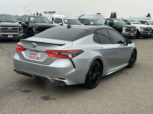 Used 2022 Toyota Camry XSE image 3