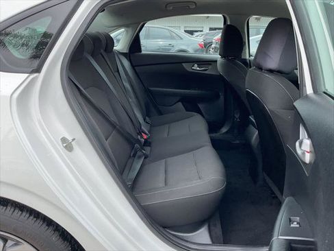 Used 2019 Kia Forte LXS FWD image 16