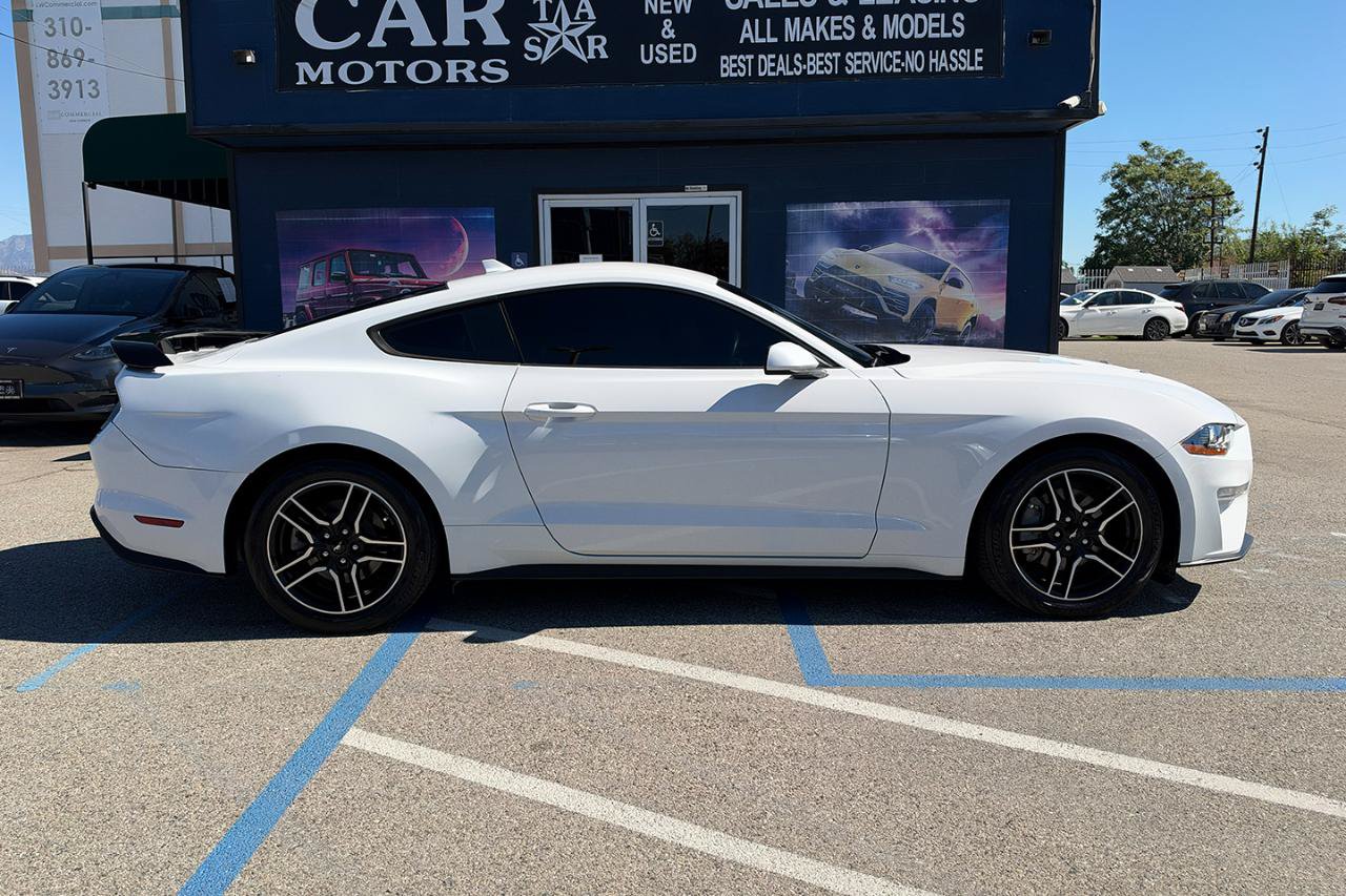 Used 2021 Ford Mustang Premium RWD image 5