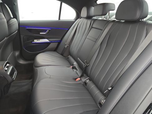 New 2026 Mercedes-Benz E 350 4MATIC Sedan image 14