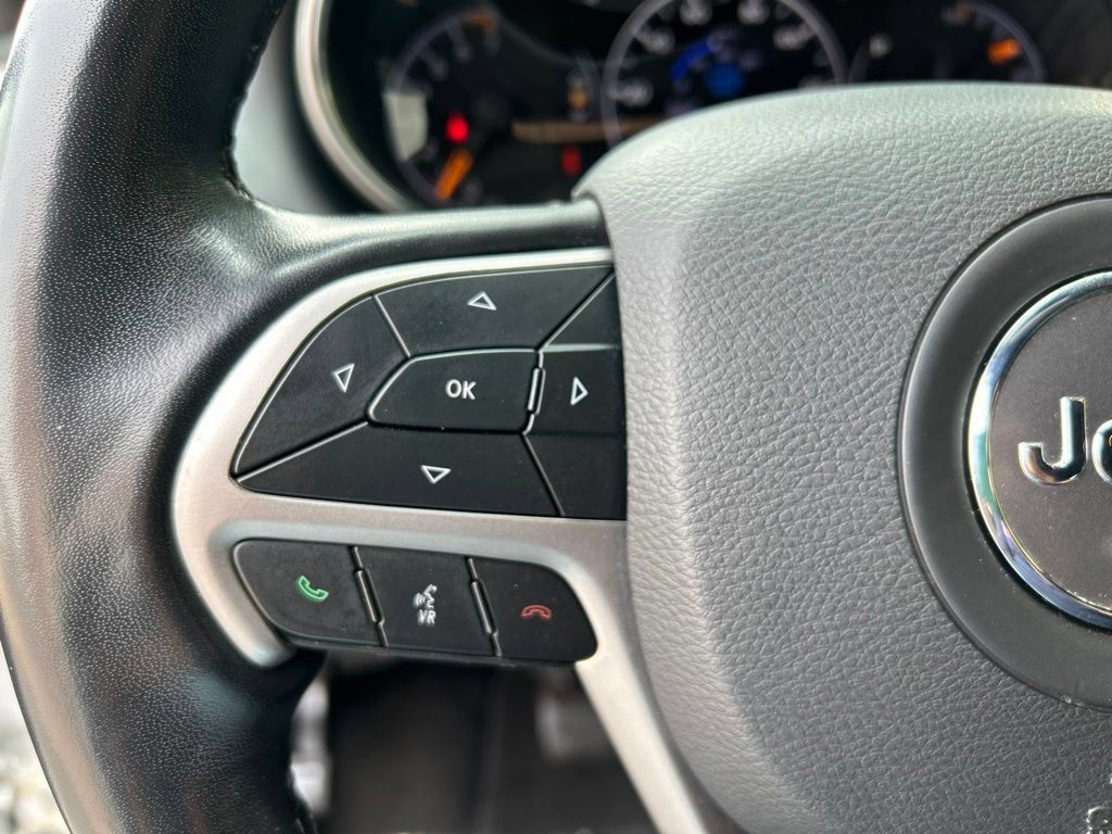 Used 2022 Jeep Grand Cherokee Limited AWD/4WD image 21