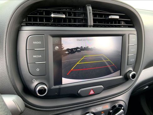 Used 2025 Kia Soul LX FWD image 19