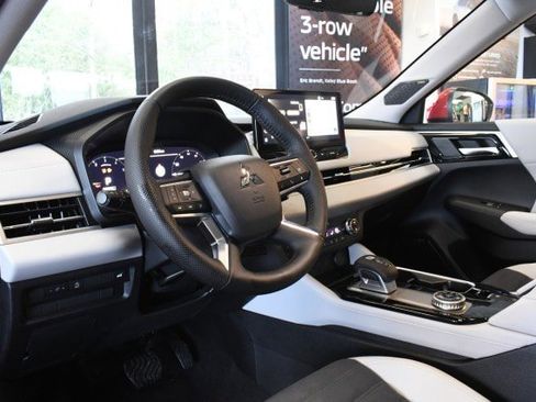 New 2026 Mitsubishi Outlander SE AWD/4WD image 40