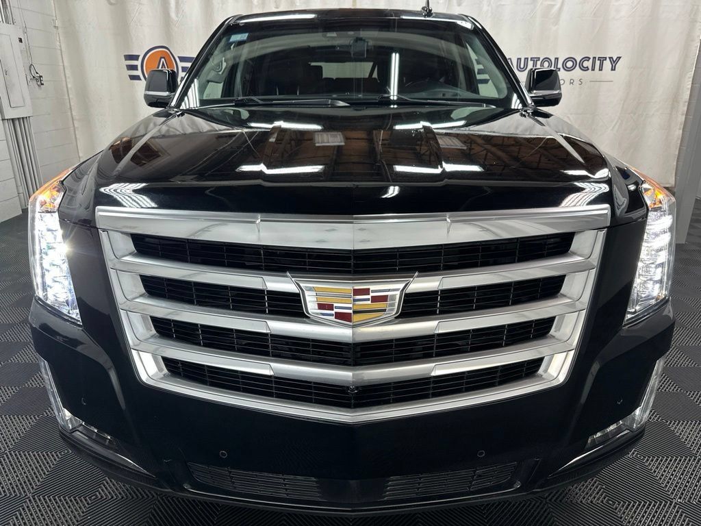 Used 2019 Cadillac Escalade ESV Premium Luxury AWD/4WD image 3