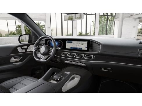 New 2026 Mercedes-Benz GLS 580 4MATIC image 6