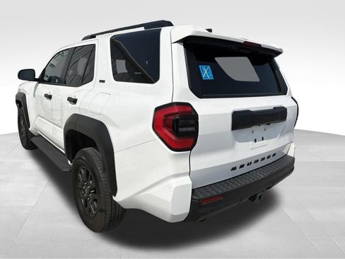 Used 2025 Toyota 4Runner SR5 AWD/4WD image 35